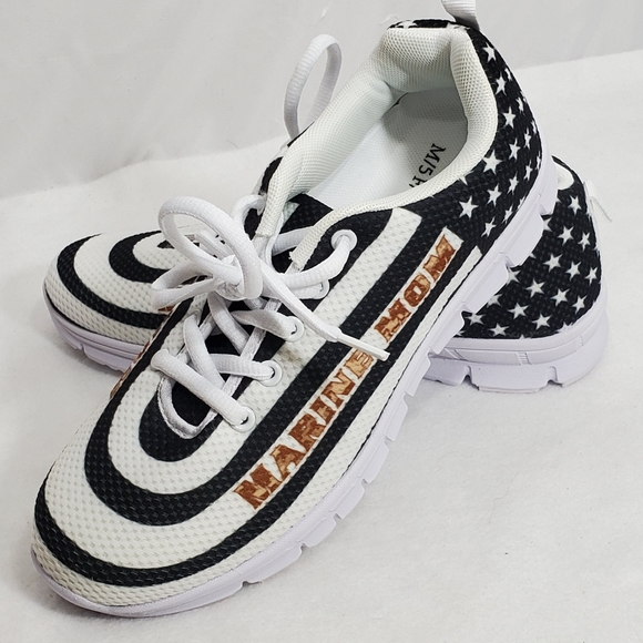 mom tennis shoes